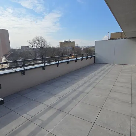 Apartment With Air Conditioning, Imperial N7